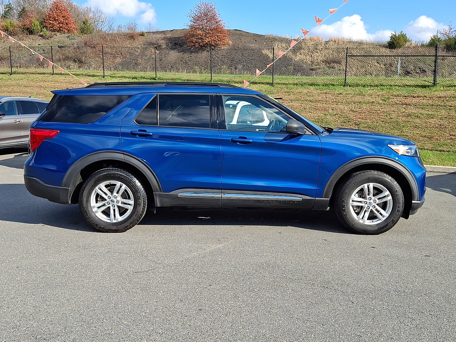 Used 2020 Ford Explorer XLT image 7