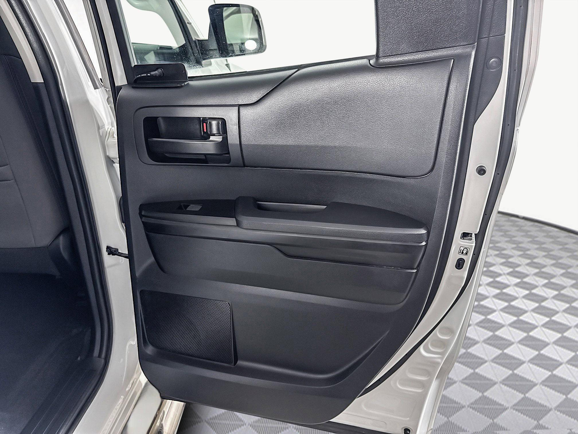 Used 2018 Toyota Tundra Limited image 27