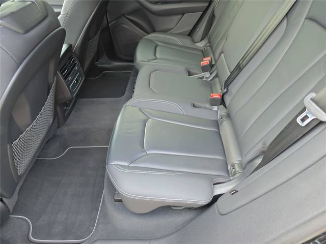 Used 2022 Audi Q8 Premium AWD/4WD image 16