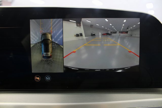 Used 2024 Cadillac Lyriq Sport image 3