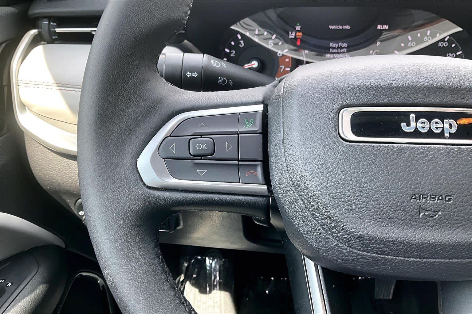 Used 2026 Jeep Compass Limited AWD/4WD image 24