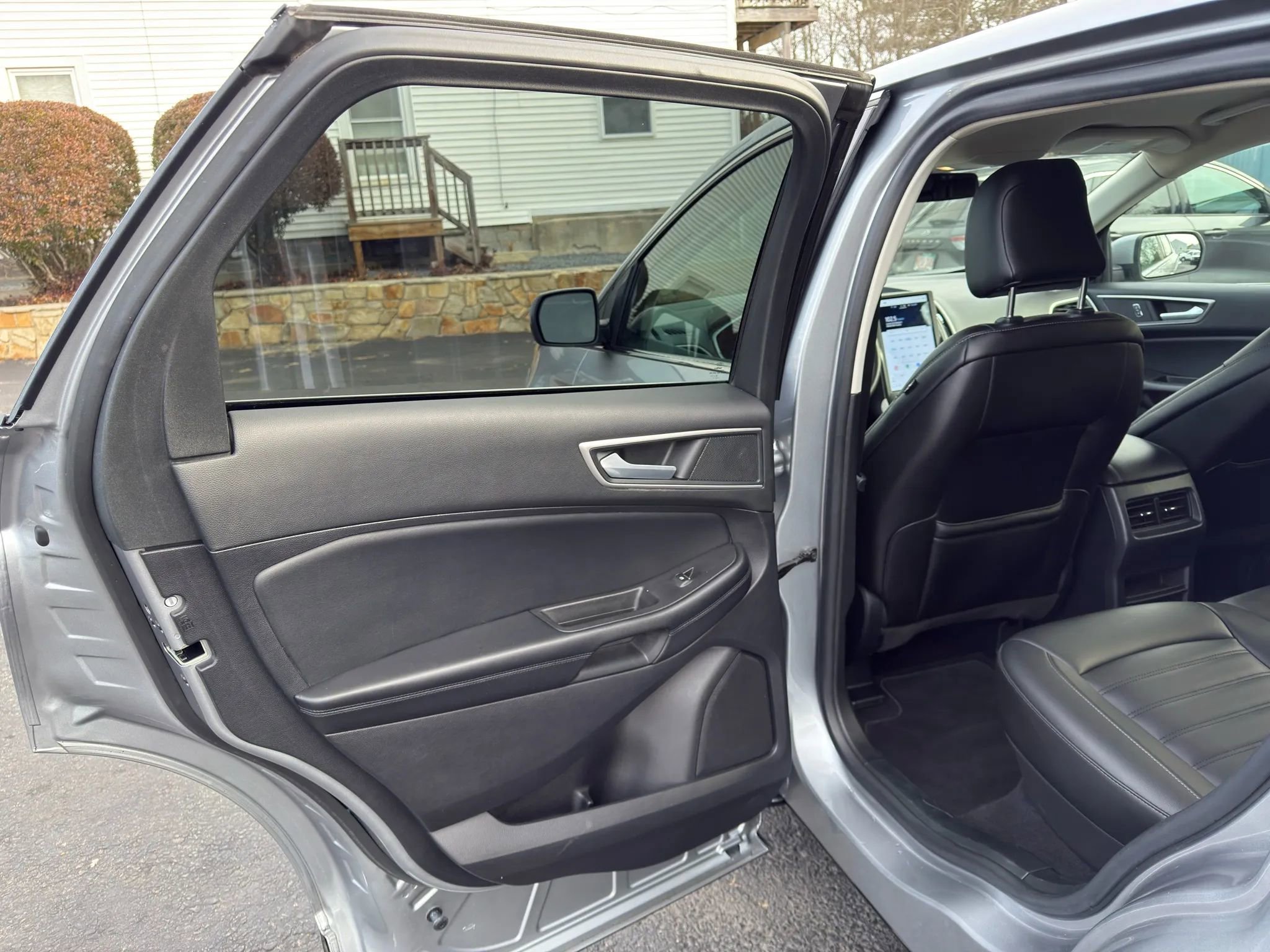 Used 2021 Ford Edge SEL w/ Cargo Accessory Package image 17