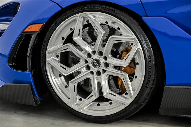 Used 2018 McLaren 720S RWD image 23