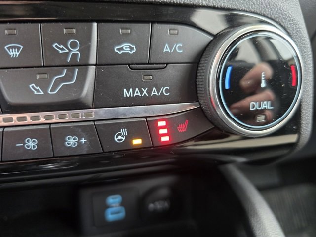 Used 2022 Ford Escape Titanium w/ Titanium Premium Package image 22