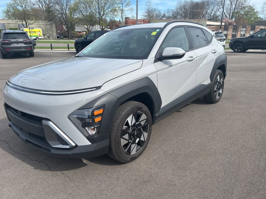 Used 2024 Hyundai Kona SEL AWD/4WD image 1