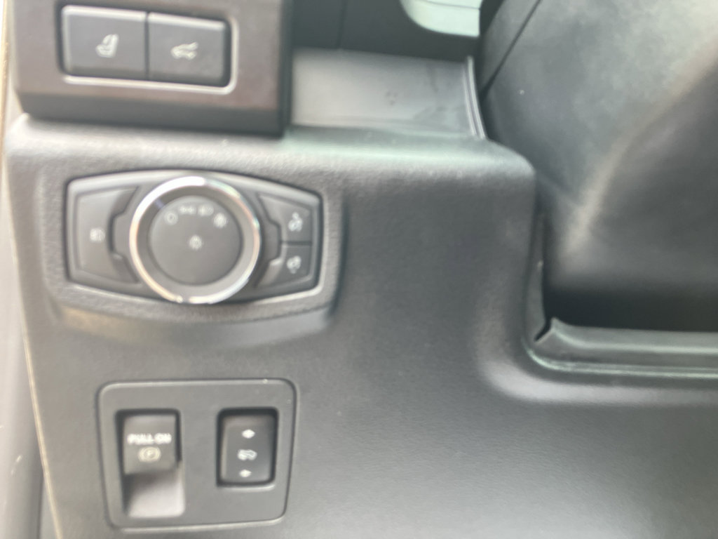 Used 2019 Ford Expedition Limited w/ Equipment Group 302A AWD/4WD image 14