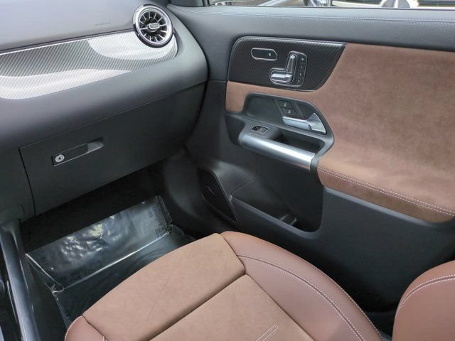 New 2026 Mercedes-Benz GLA 35 AMG 4MATIC image 17