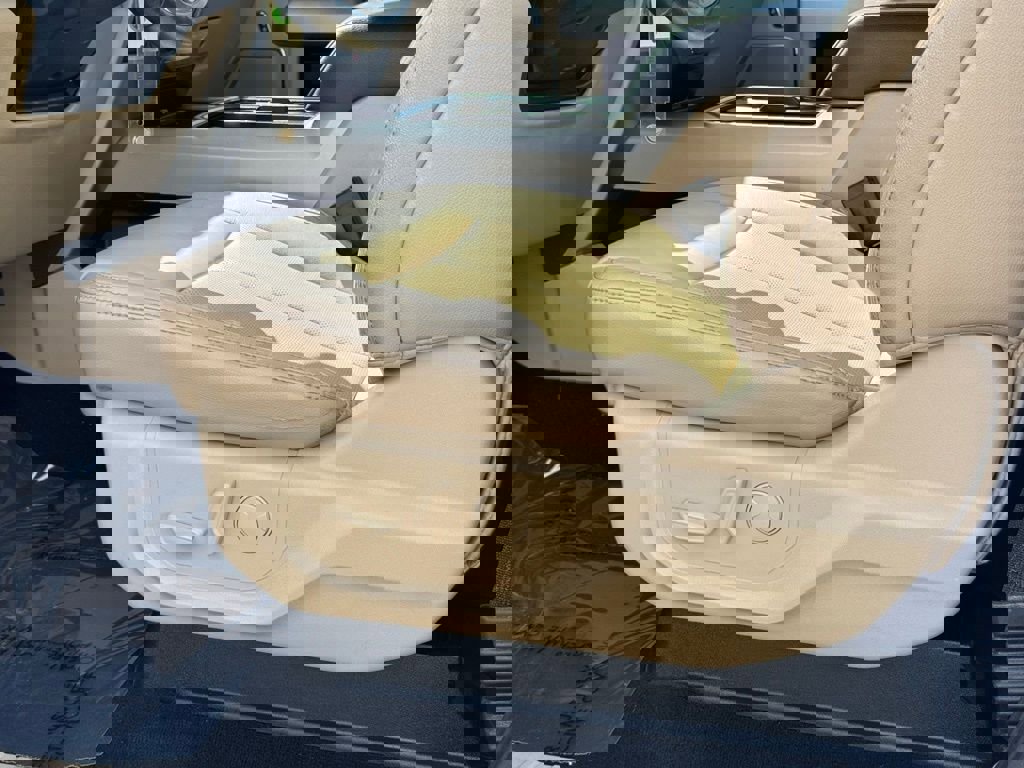 Used 2020 Ford F250 Lariat w/ Chrome Package image 24