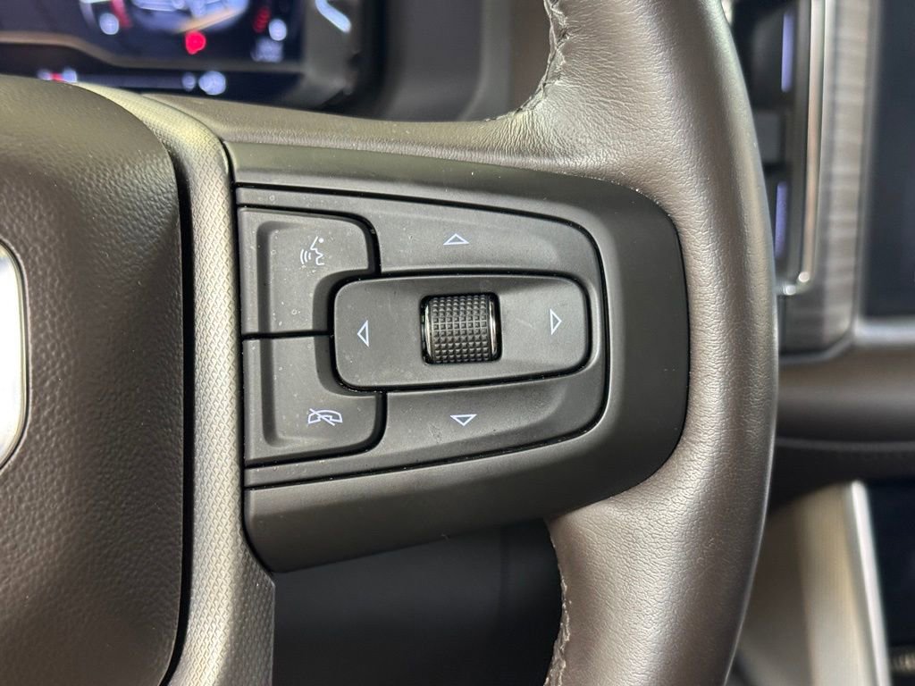 Used 2023 GMC Yukon XL Denali w/ Advanced Technology Package AWD/4WD image 39