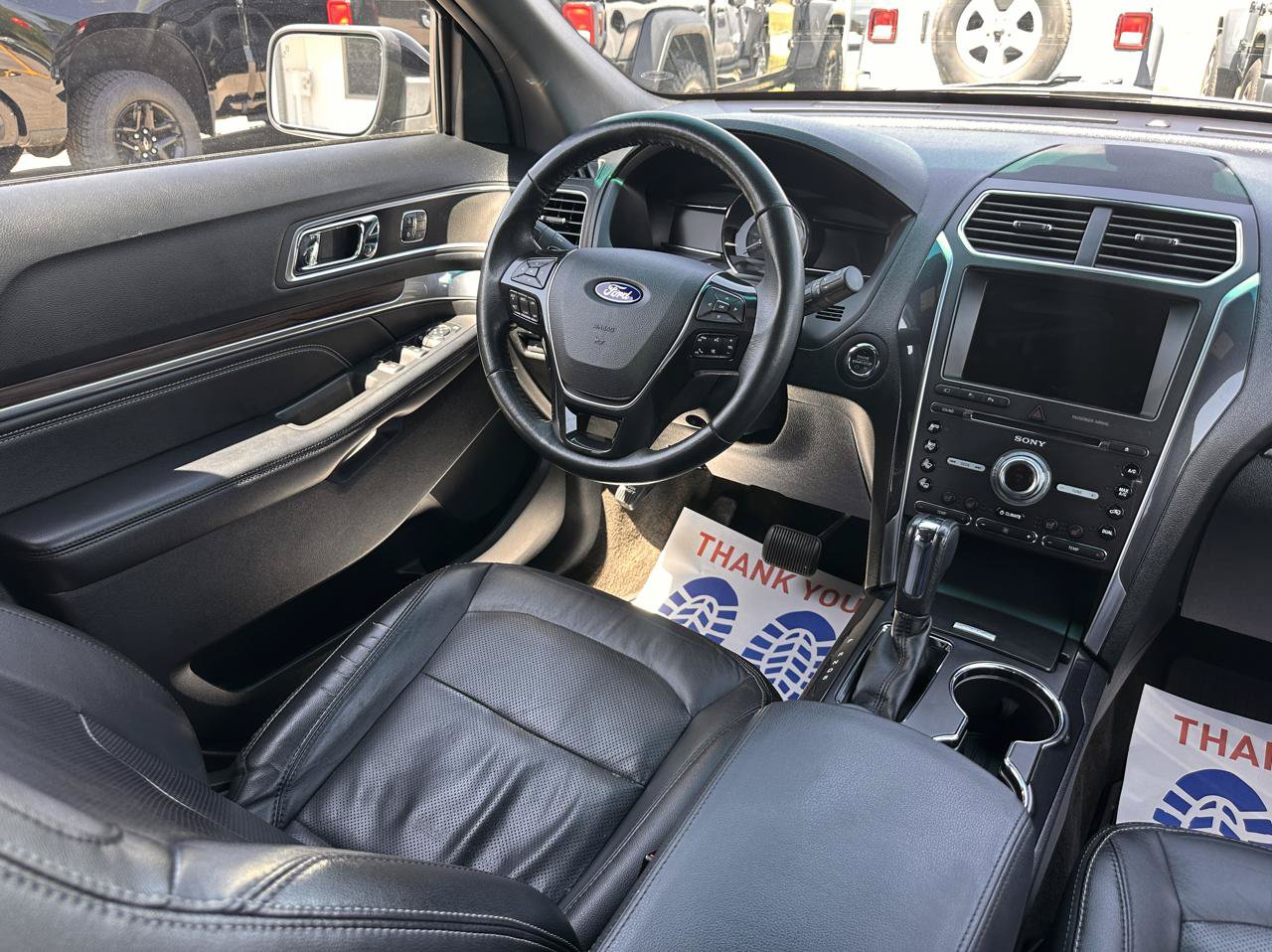 Used 2016 Ford Explorer Limited w/ Equipment Group 301A AWD/4WD image 9