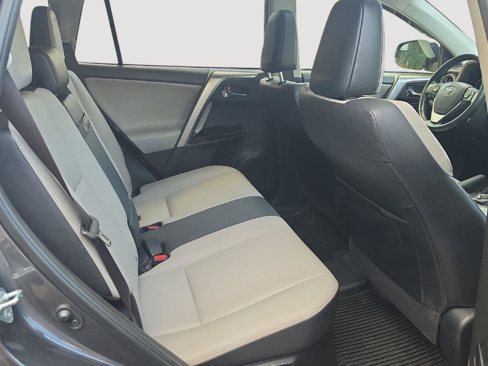Used 2018 Toyota RAV4 Limited AWD/4WD image 21