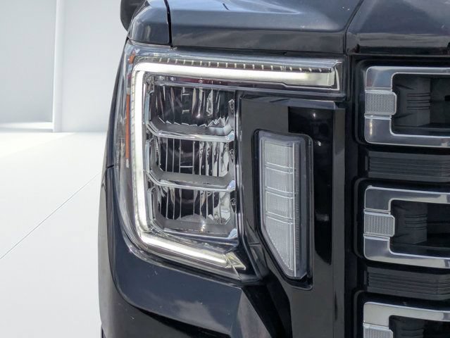 Used 2022 GMC Sierra 2500 AT4 w/ AT4 Premium Plus Package AWD/4WD image 9