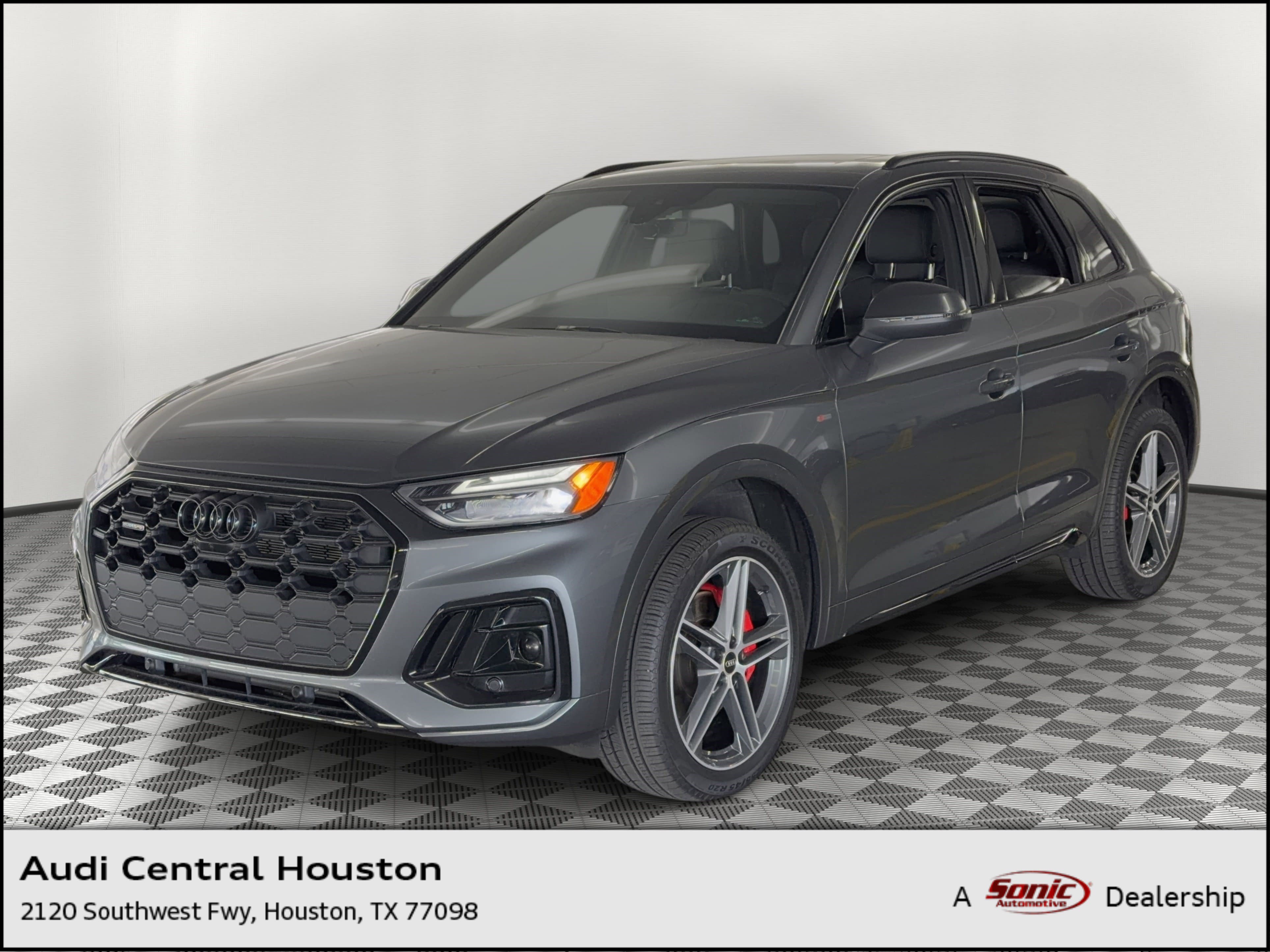 Certified 2025 Audi Q5 e Premium Plus w/ Premium Plus Package