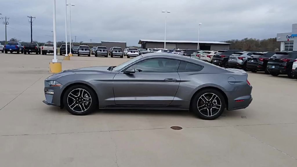 Used 2022 Ford Mustang Premium image 5