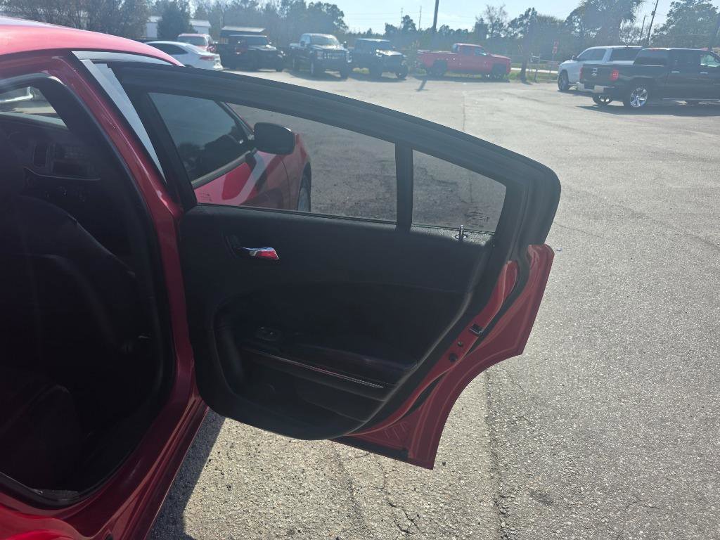 Used 2013 Dodge Charger SE w/ Sport Appearance Group image 12