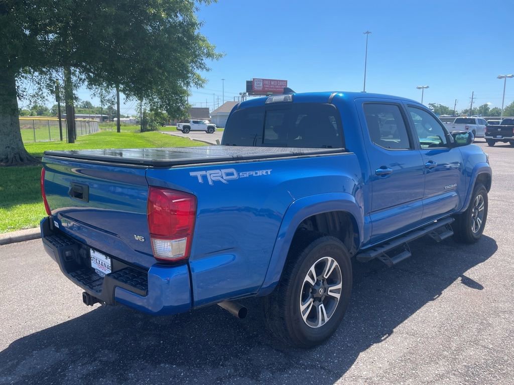 Used 2017 Toyota Tacoma TRD Sport w/ Tow Package RWD image 7