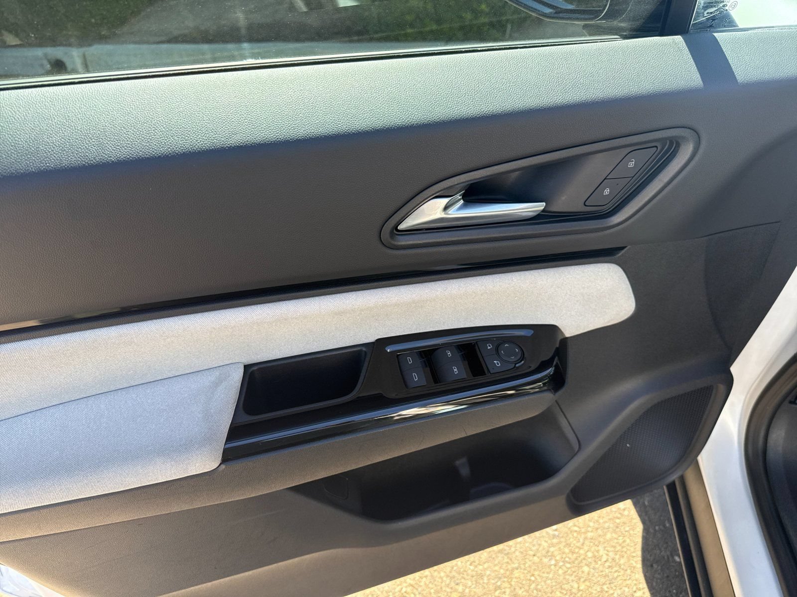 Used 2024 Honda Prologue EX image 9