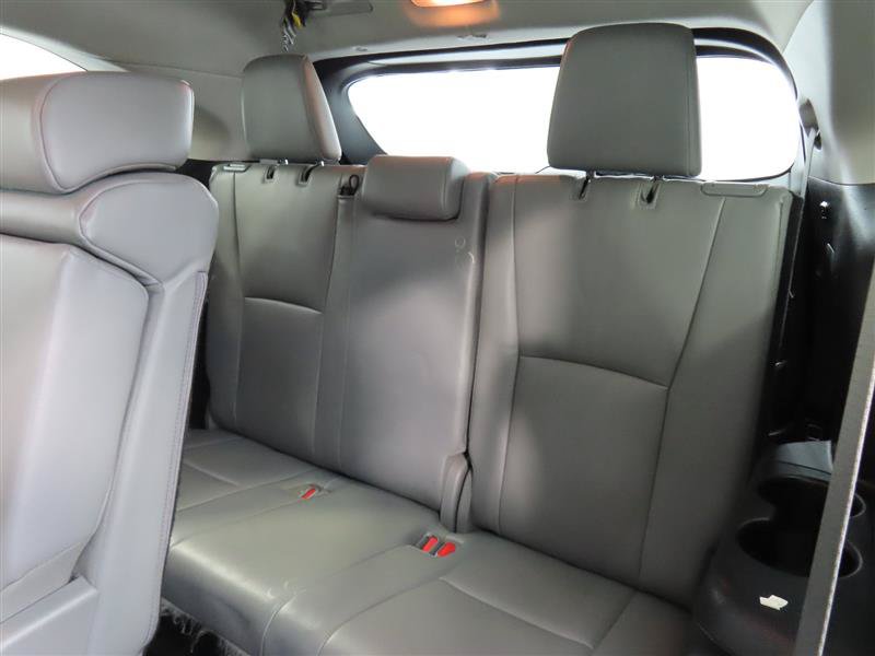 Used 2023 Toyota Highlander XLE FWD image 29