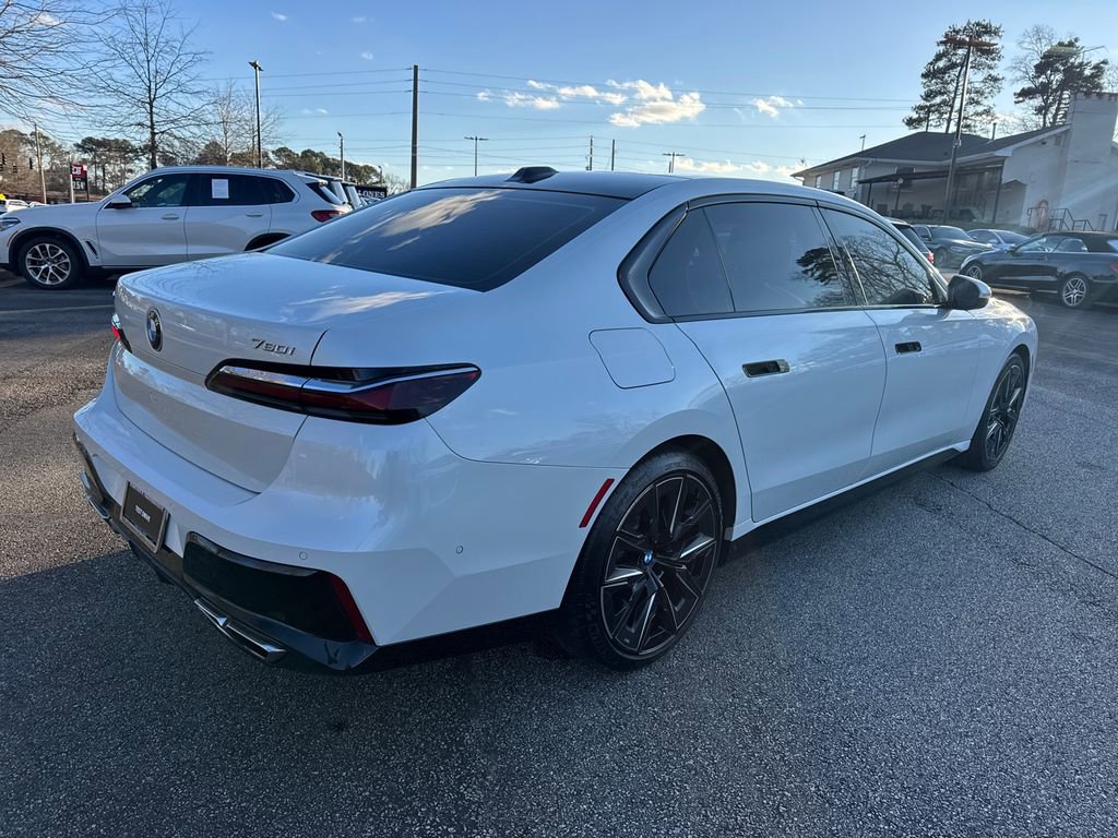 Used 2023 BMW 760i xDrive image 6