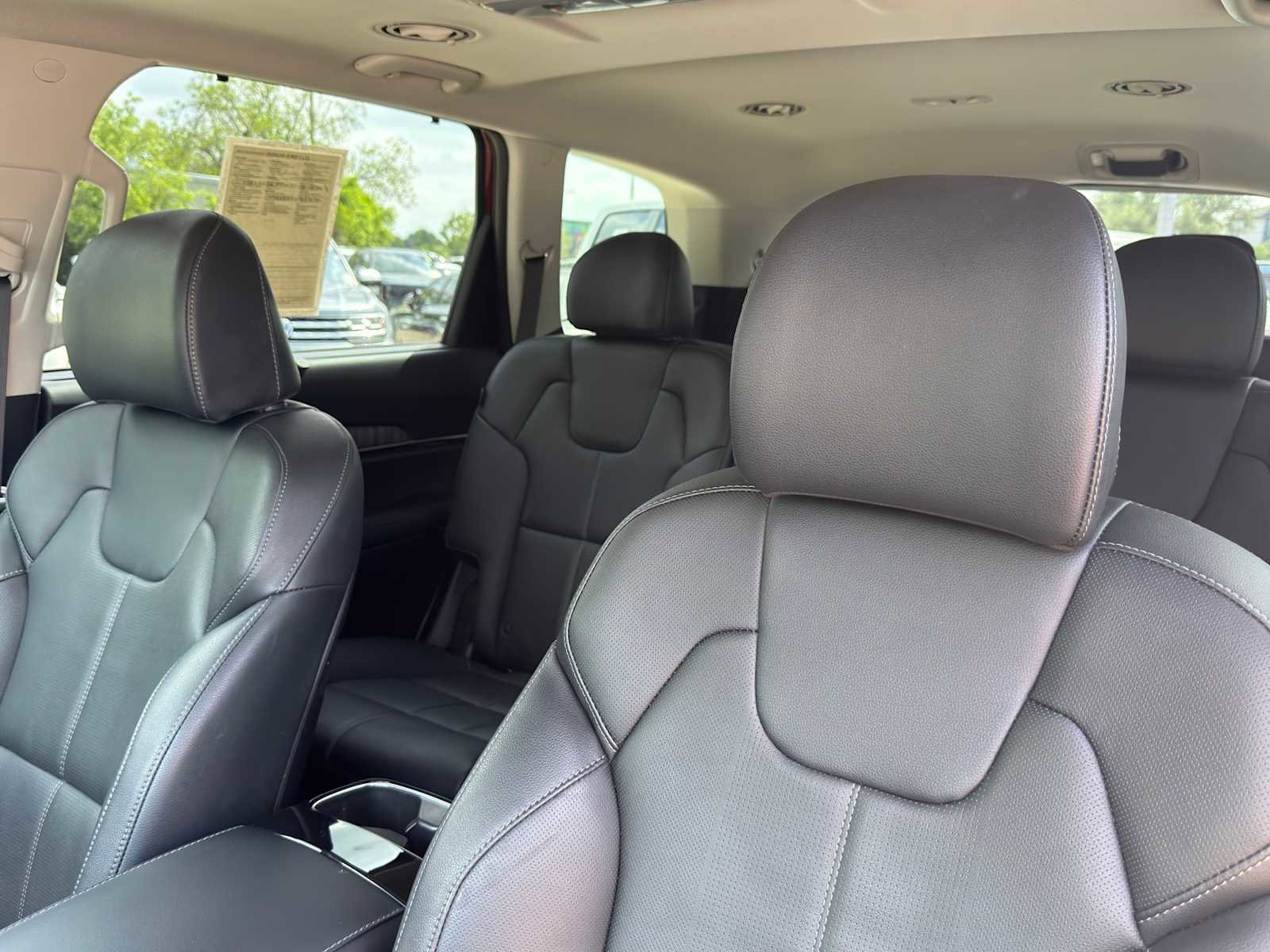 Certified 2024 Kia Telluride EX w/ EX Captain's Chair Package image 10