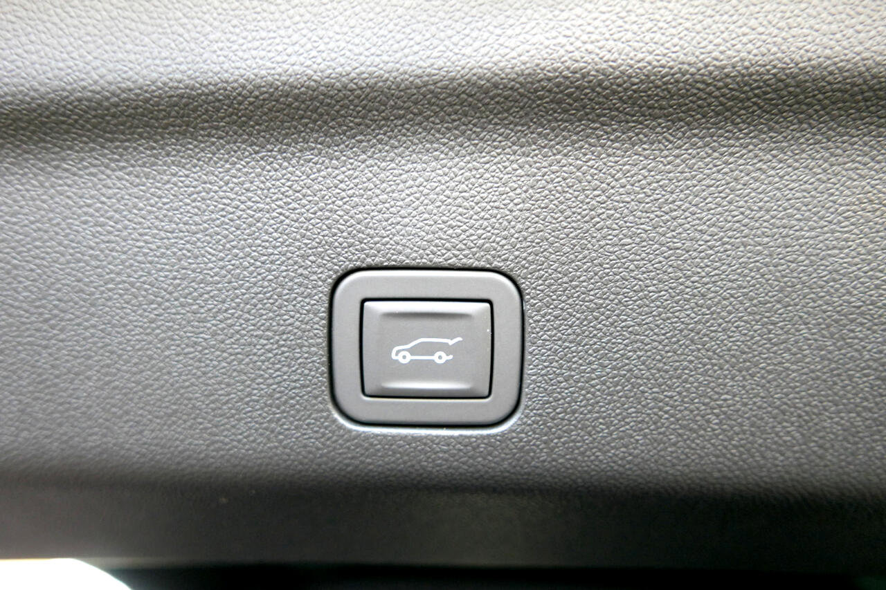 Used 2025 Chevrolet Suburban High Country image 62