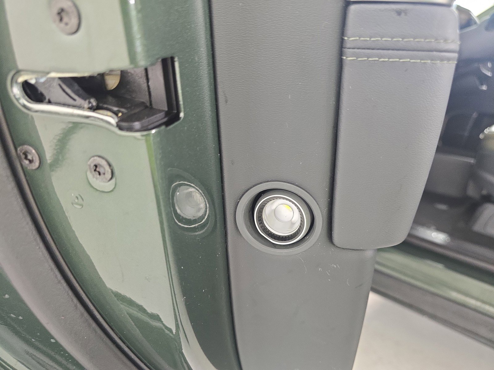 Used 2022 Rivian R1T Adventure image 30