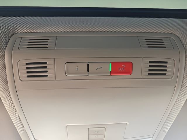 Used 2024 Volkswagen Tiguan Wolfsburg Edition image 24