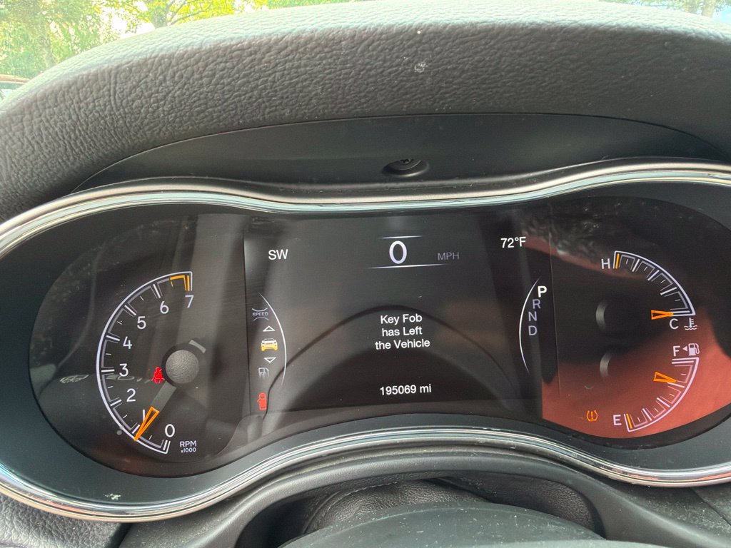 Used 2018 Jeep Grand Cherokee Laredo AWD/4WD image 9