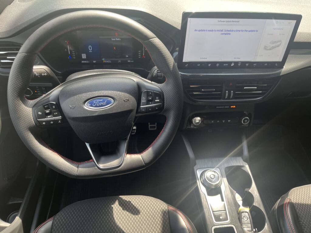 Used 2023 Ford Escape ST-Line w/ Tech Pack #1 FWD image 2