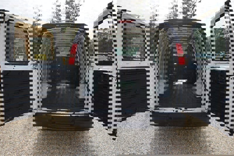 Used 2010 Chevrolet Express 1500 image 20