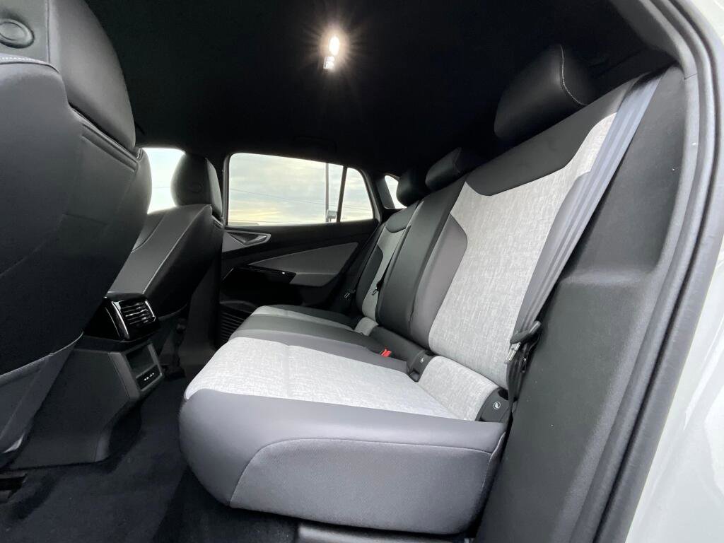 New 2026 Volkswagen ID.4 Pro image 13