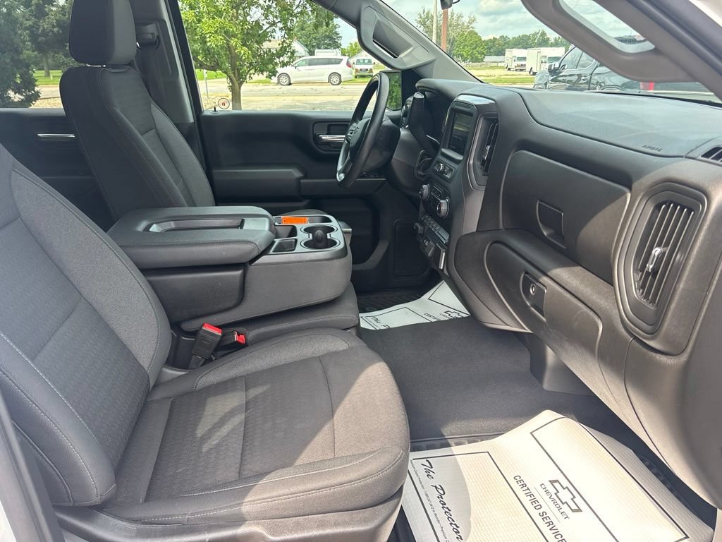 Used 2024 Chevrolet Silverado 1500 Custom w/ Dark Appearance Package AWD/4WD image 16
