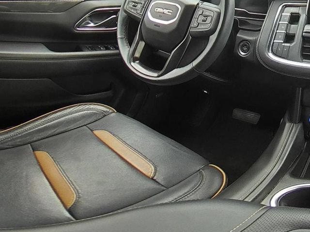 Used 2023 GMC Yukon AT4 w/ Technology Package AWD/4WD image 36
