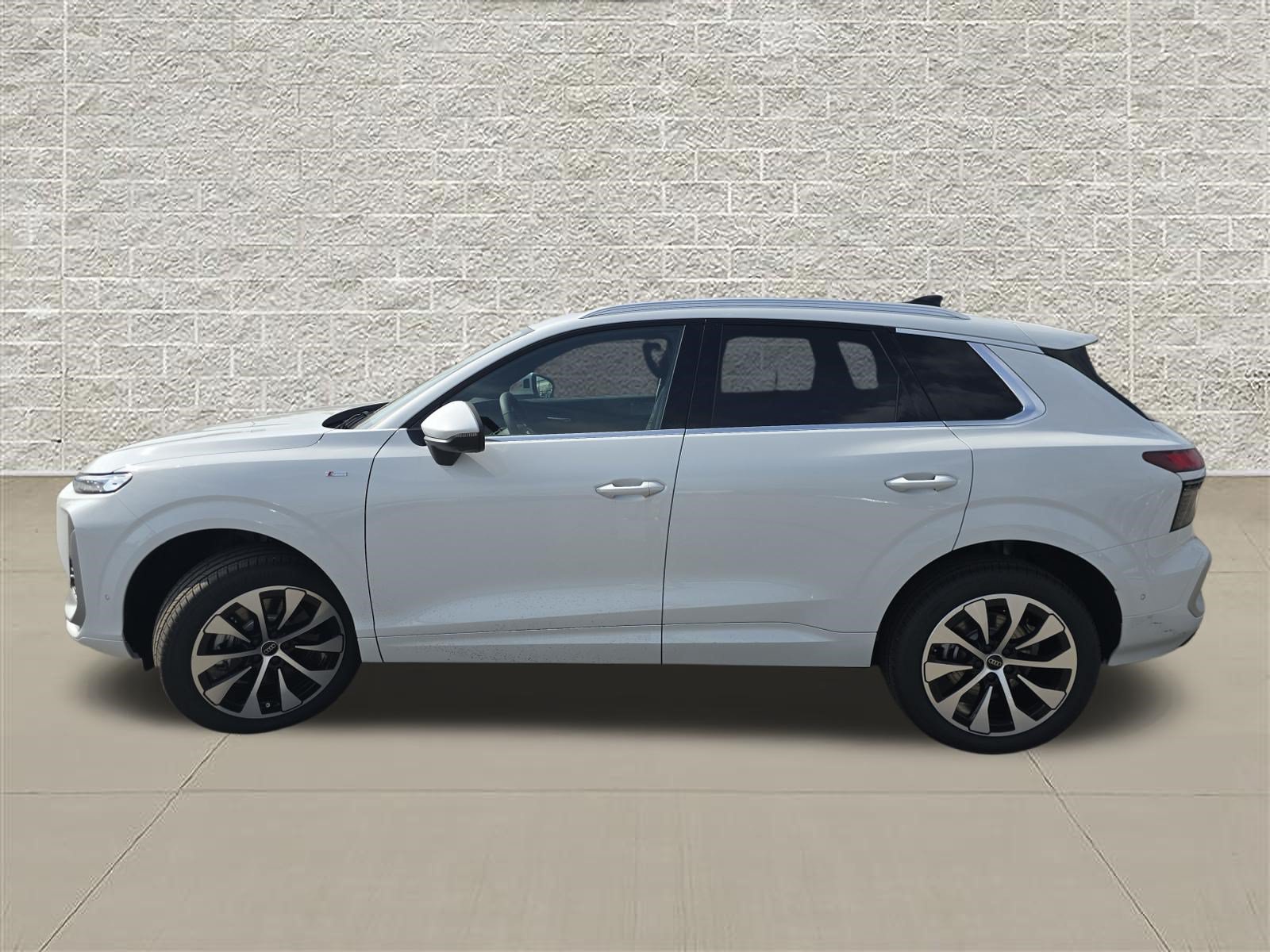 New 2027 Audi Q3 S Line AWD/4WD image 4