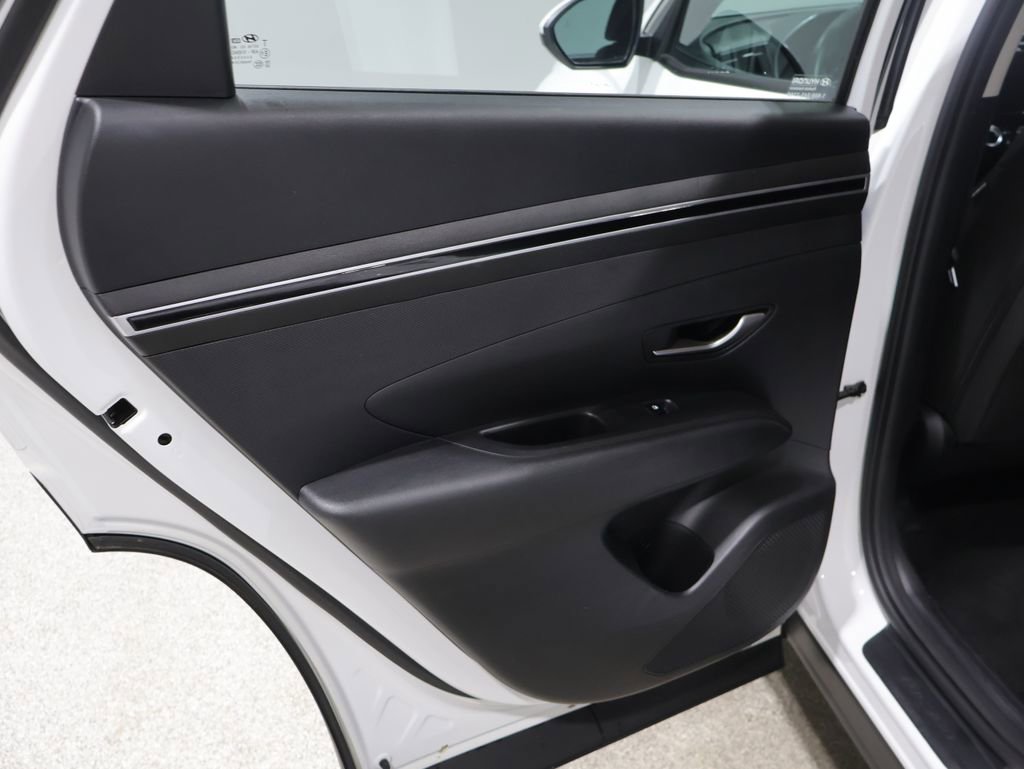 Used 2023 Hyundai Tucson SE image 18