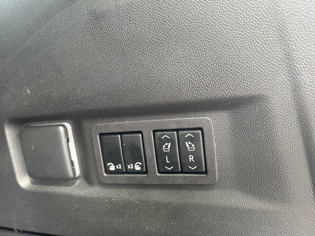 Used 2023 Chevrolet Tahoe RST w/ Luxury Package image 29