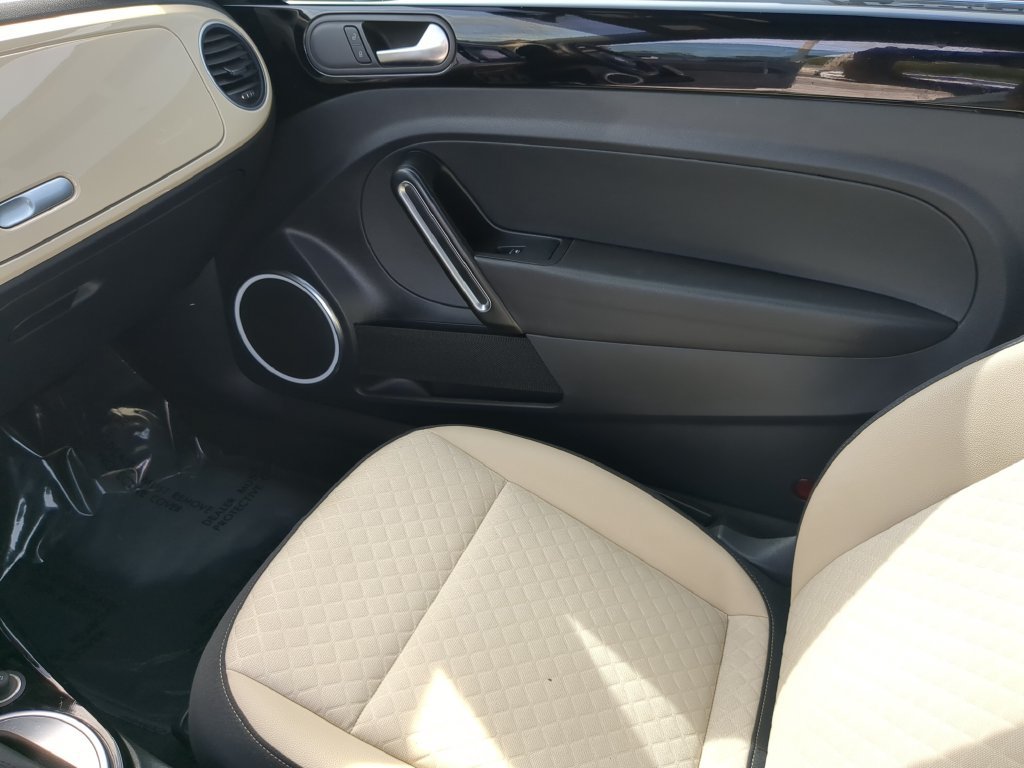 Used 2019 Volkswagen Beetle 2.0T SE FWD image 14