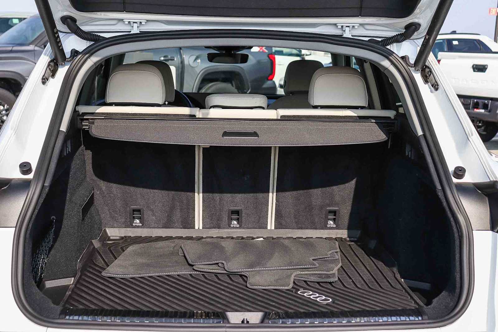 Used 2025 Audi Q5 Premium w/ Convenience Package image 33