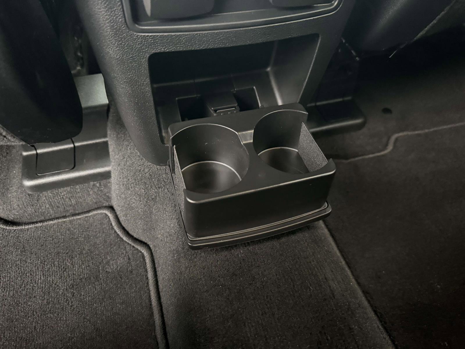 Used 2022 Ford Explorer XLT image 11