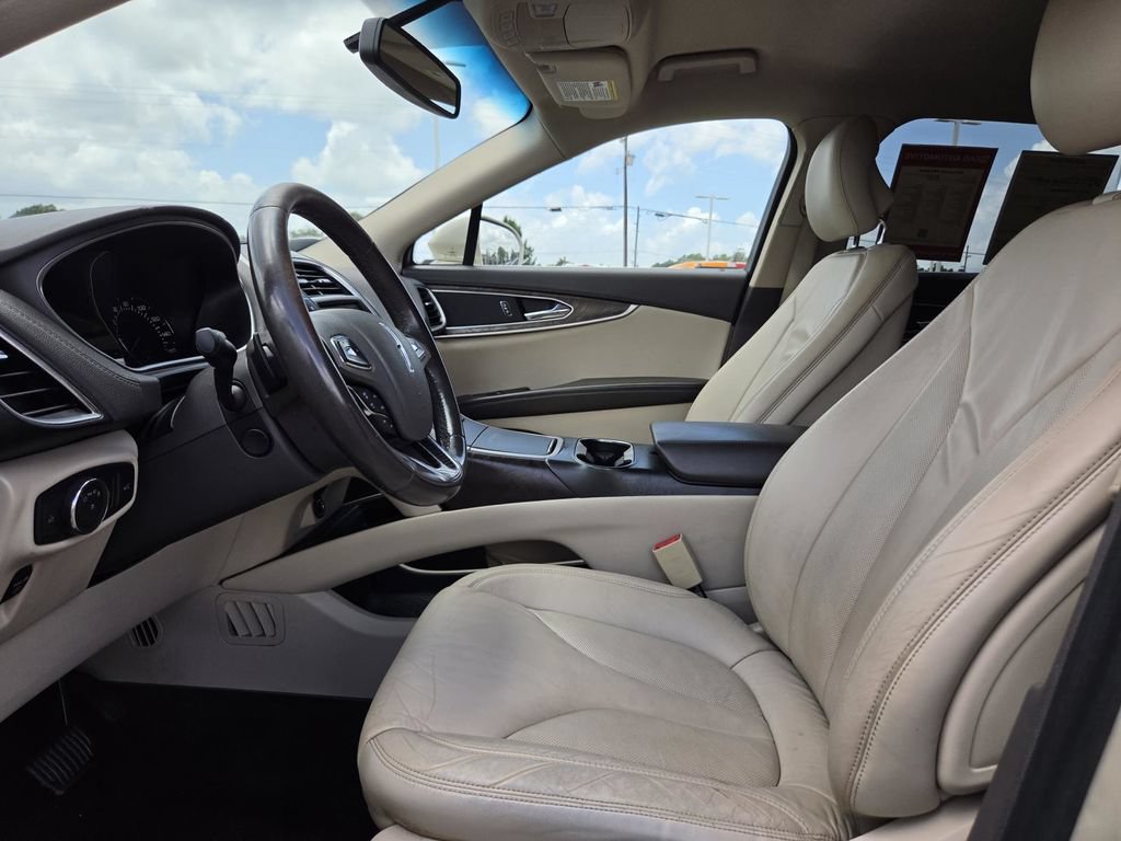 Used 2016 Lincoln MKX Select w/ Select Plus Package FWD image 12
