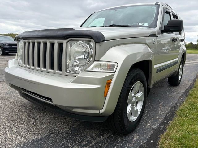 Used 2009 Jeep Liberty Sport w/ Popular Equipment Group AWD/4WD image 3