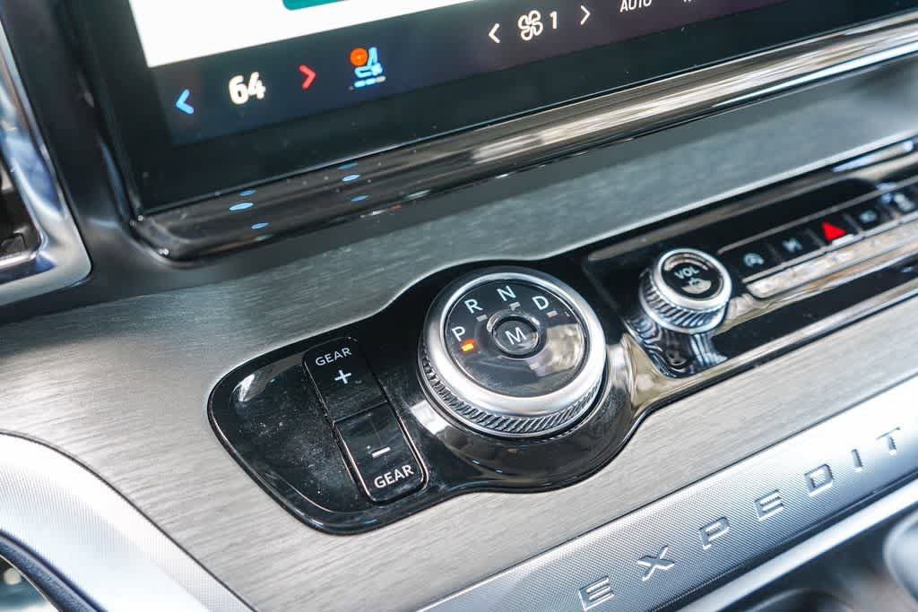 Used 2025 Ford Expedition Max Platinum AWD/4WD image 27