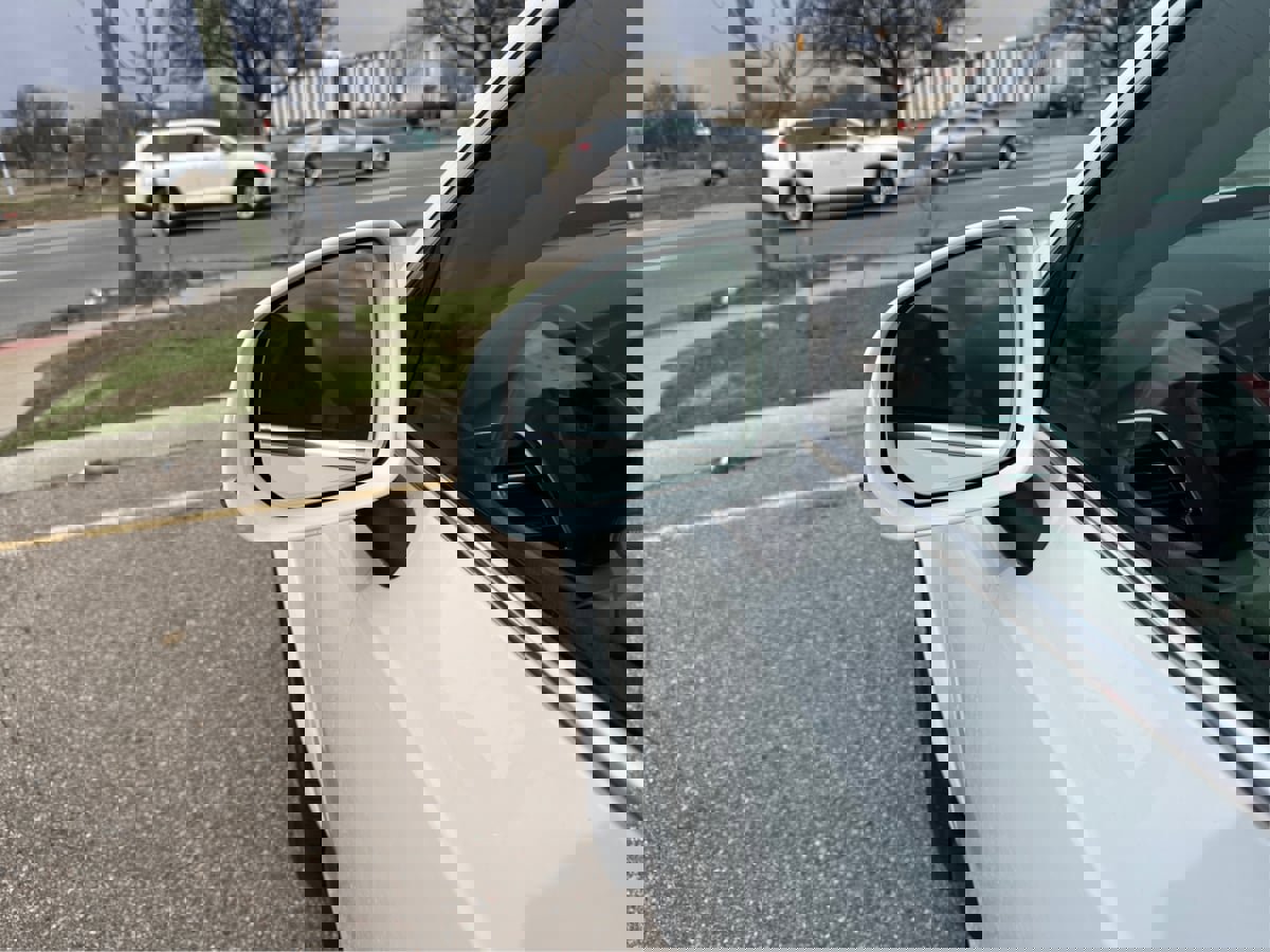 Used 2016 Volvo XC90 T6 Momentum w/ Momentum Plus Package image 33