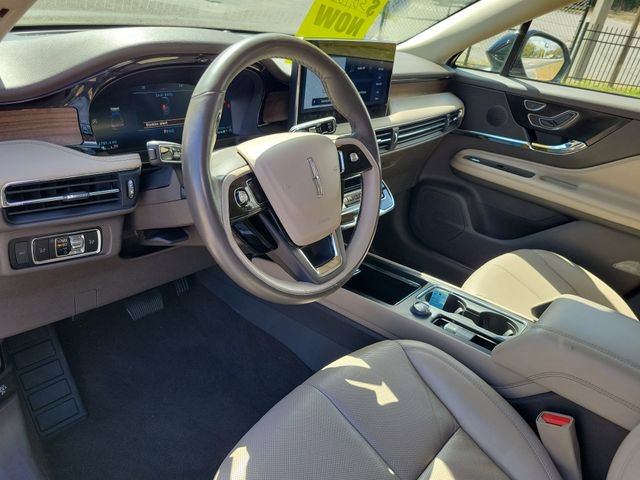 Used 2023 Lincoln Corsair Reserve w/ Jet Appearance Package image 11