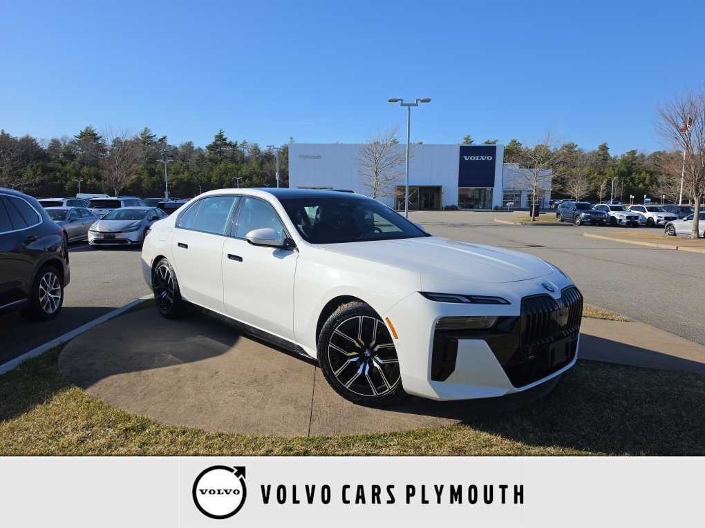 Used 2025 BMW 740i xDrive AWD/4WD video 1