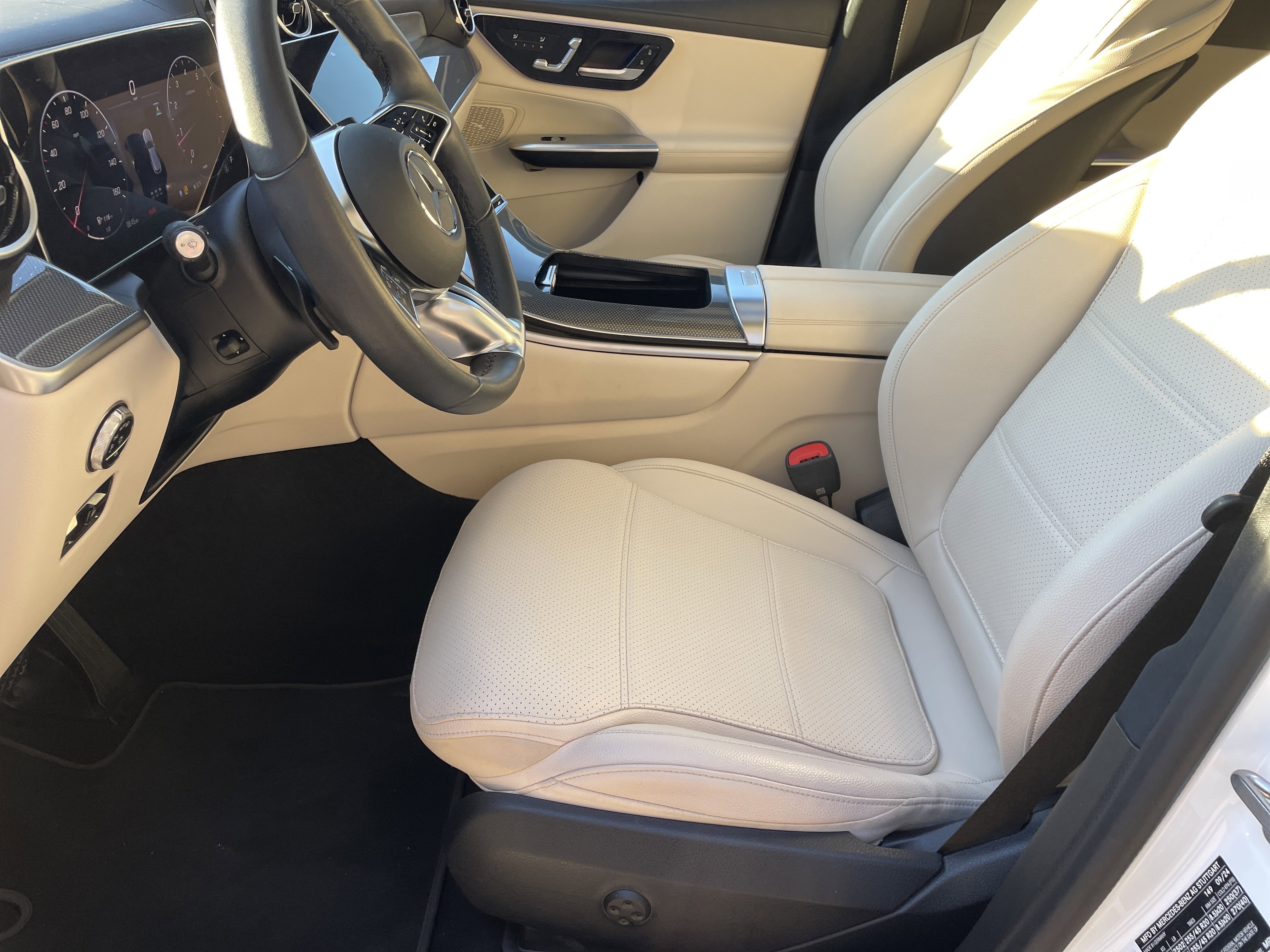 Certified 2025 Mercedes-Benz GLC 300 image 21