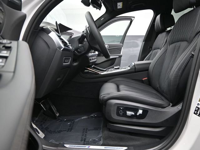 New 2026 BMW X7 M60i image 16