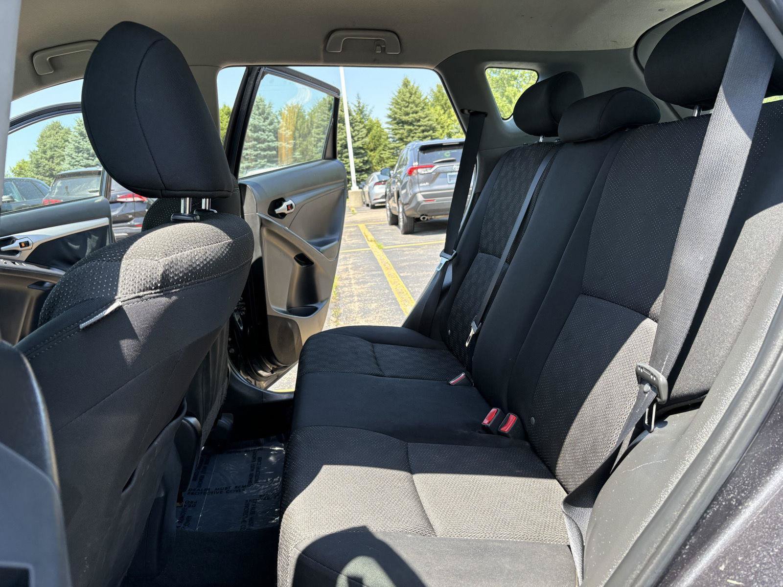 Used 2009 Pontiac Vibe w/ Preferred Package FWD image 12