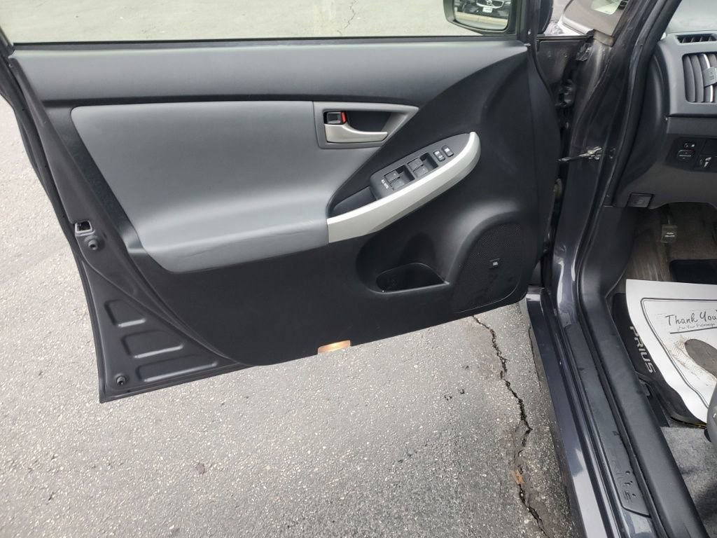 Used 2015 Toyota Prius Four image 12