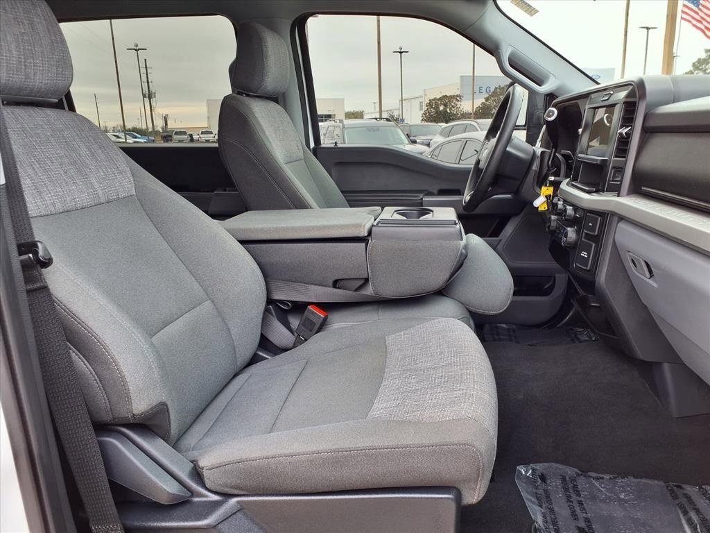 Certified 2025 Ford F250 XLT image 28